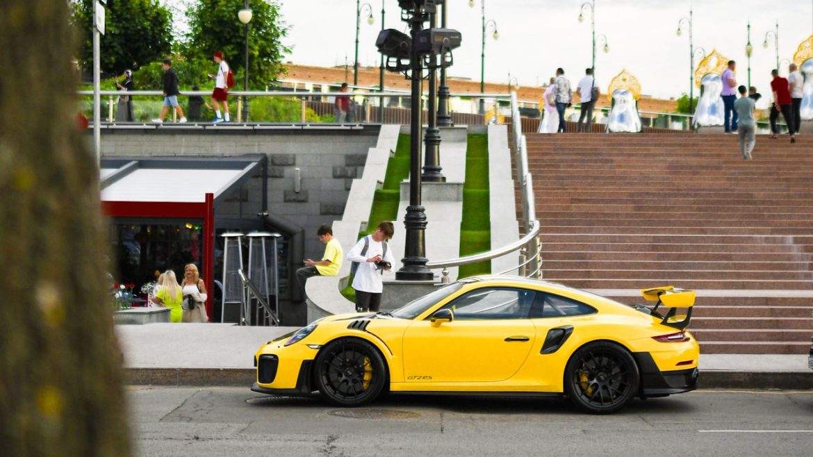 Why-You-Need-the-Latest-Buttonhole-Machine-Designs